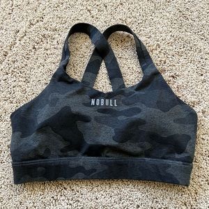 NoBull Pace Sports Bra (Carbon Camo)